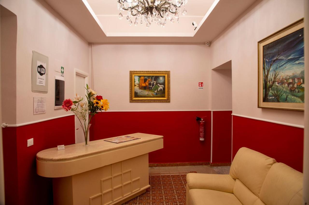 Hotel Domus Napoleone Řím Exteriér fotografie