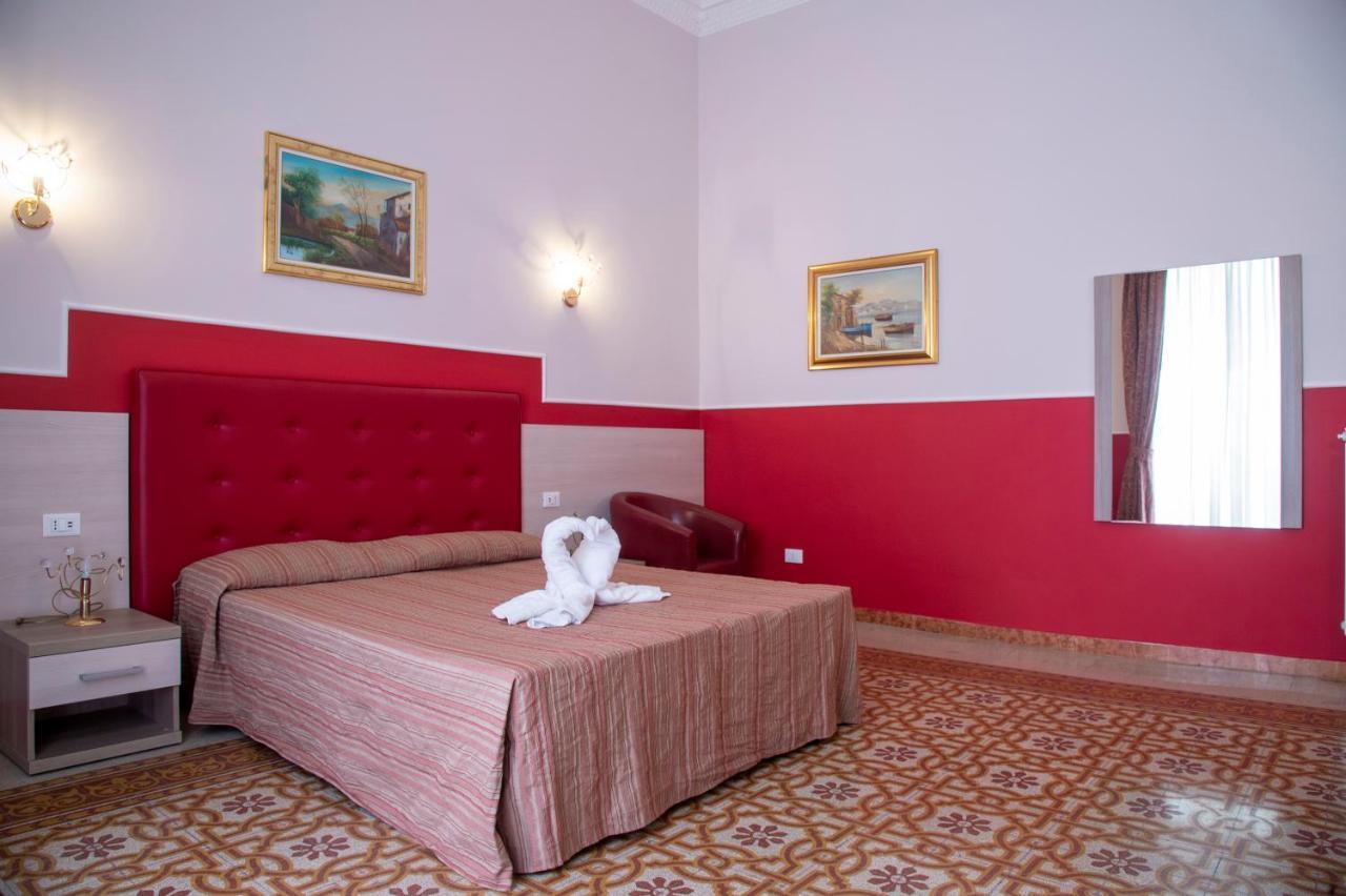 Hotel Domus Napoleone Řím Exteriér fotografie