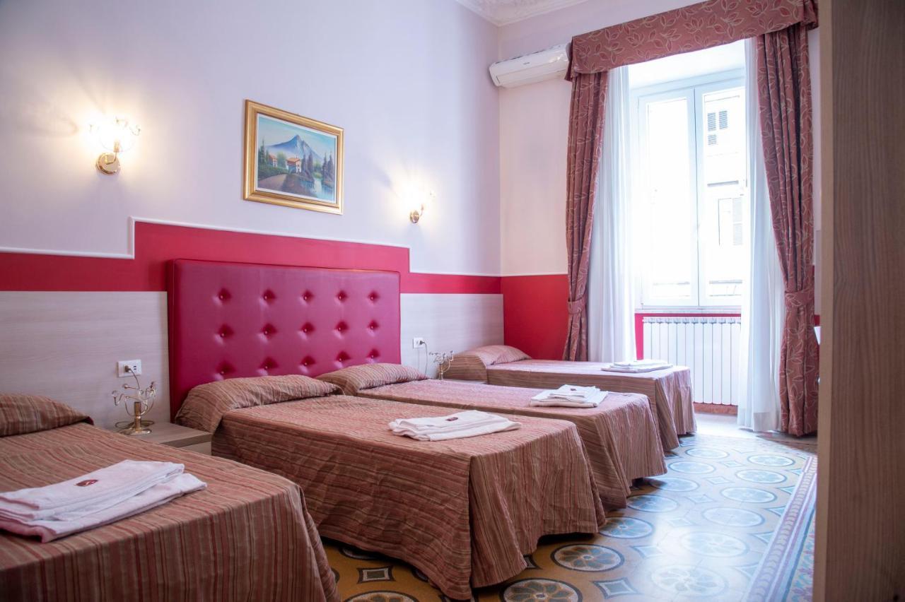 Hotel Domus Napoleone Řím Exteriér fotografie
