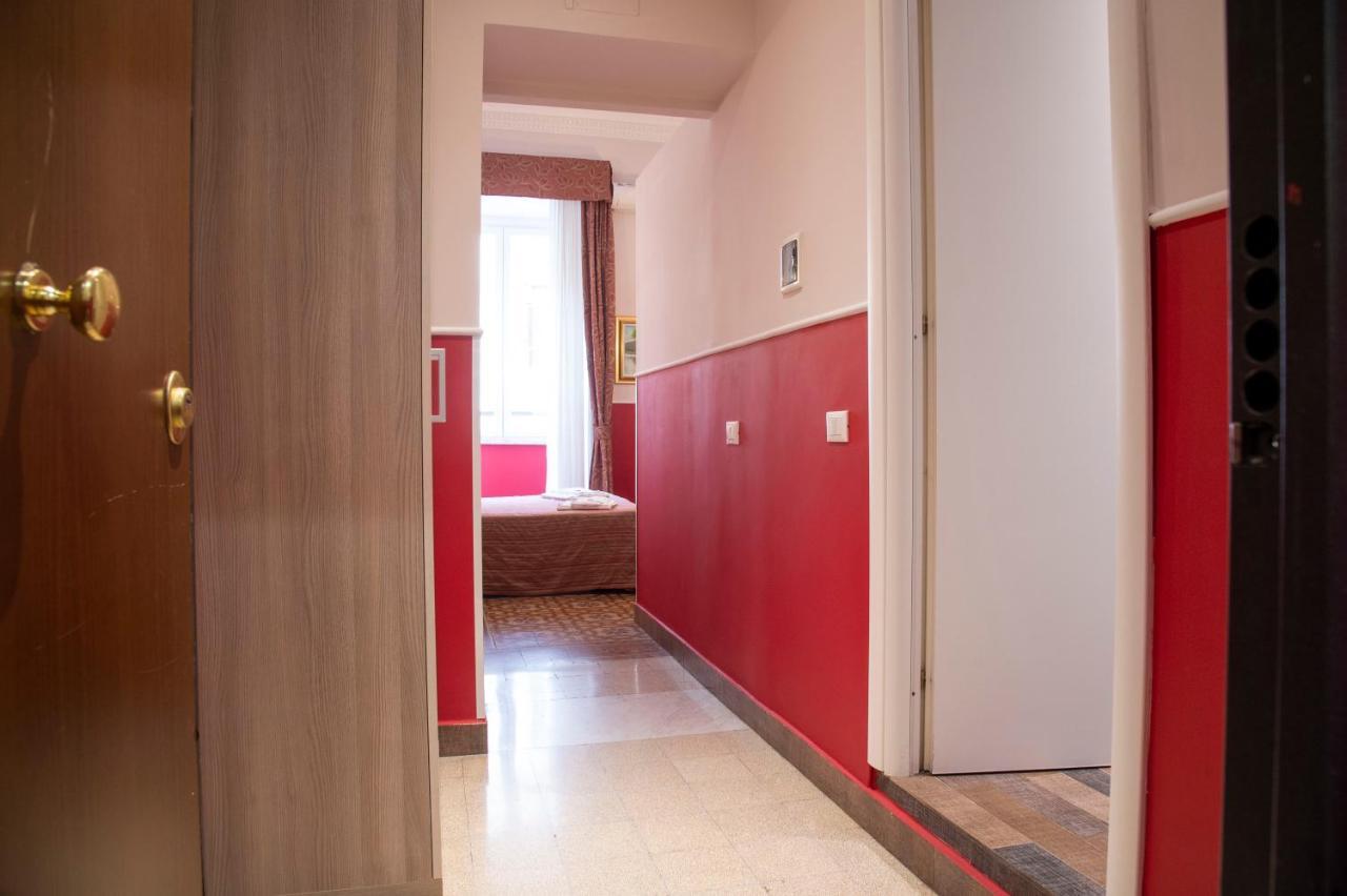 Hotel Domus Napoleone Řím Exteriér fotografie