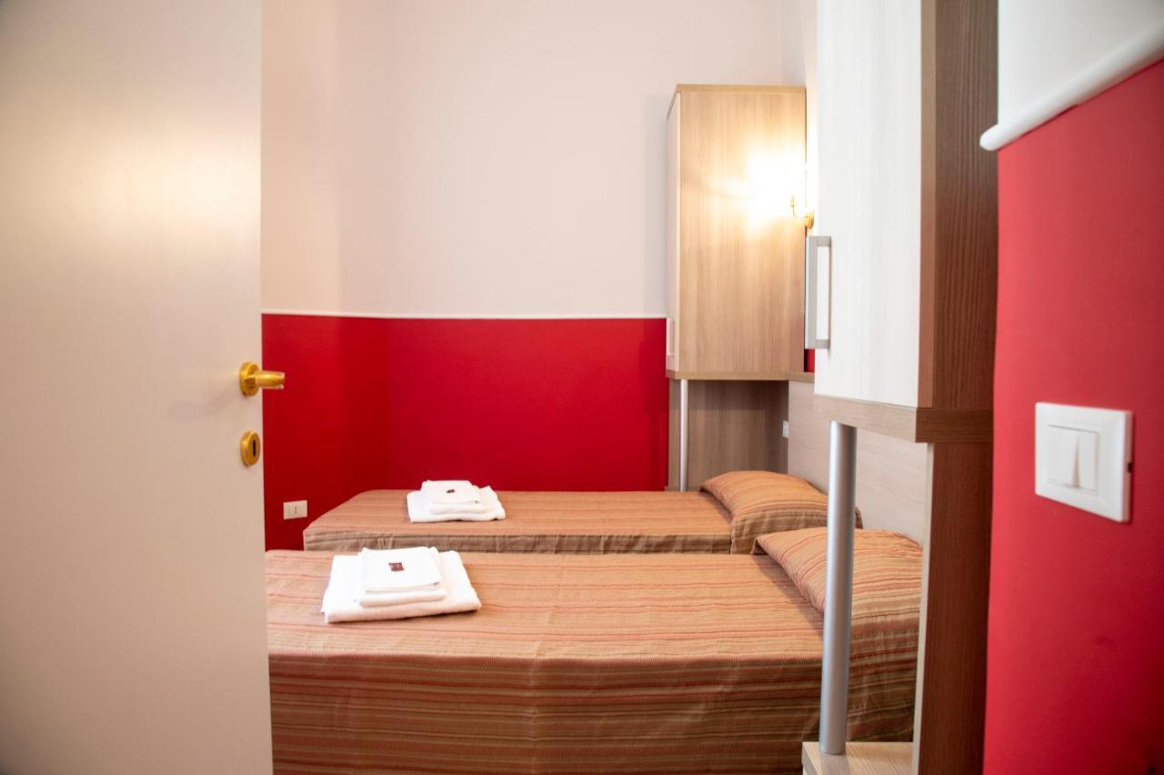 Hotel Domus Napoleone Řím Exteriér fotografie