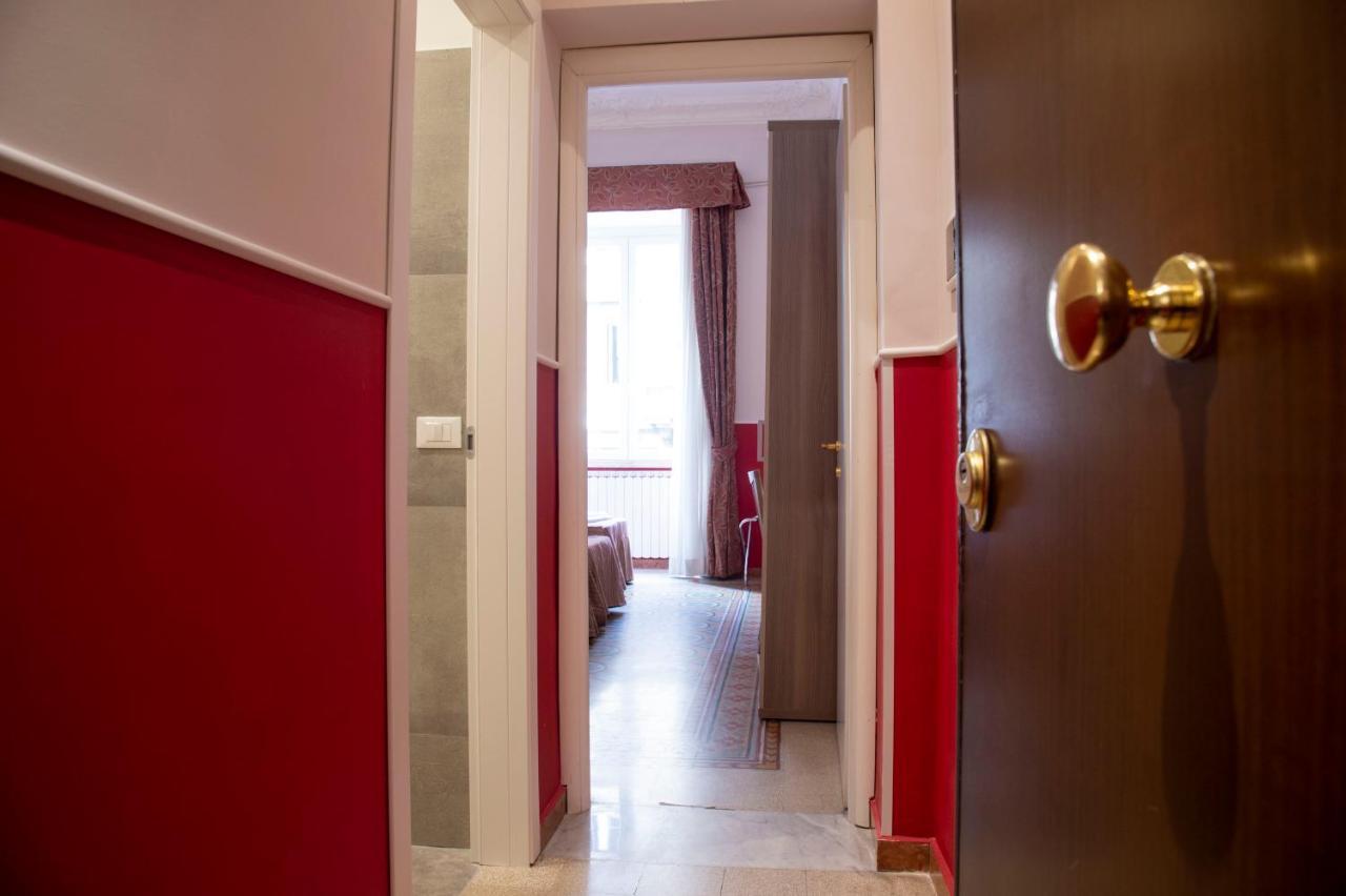 Hotel Domus Napoleone Řím Exteriér fotografie
